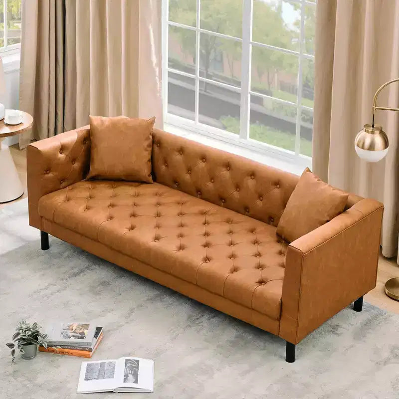 Divano Chesterfield a 3 posti in similpelle color cognac