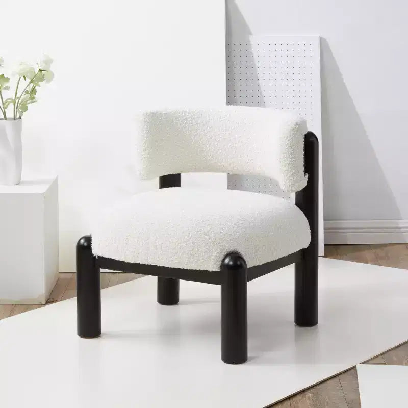 Poltrona a pozzetto senza braccioli in tessuto bouclé color avorio/nero, 1 posto