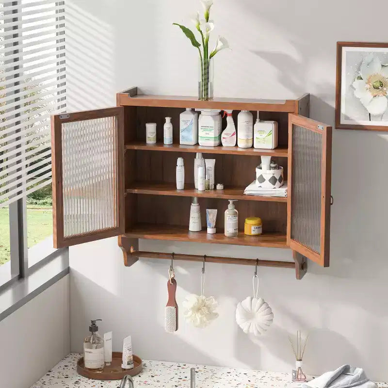 Mobiletto a 3 ripiani con doppia anta a muro, marrone/naturale/bianco, con vetro cannettato